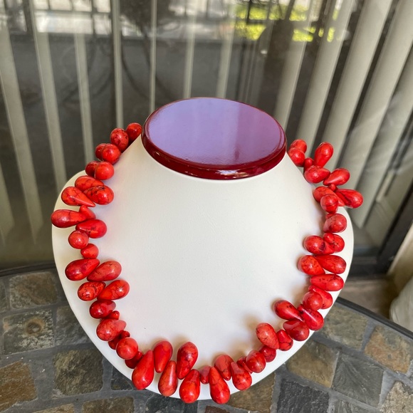 Coral Necklace - Picture 2 of 8